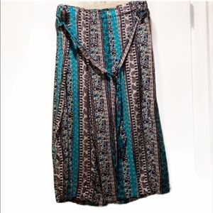 Wide leg capris with belt